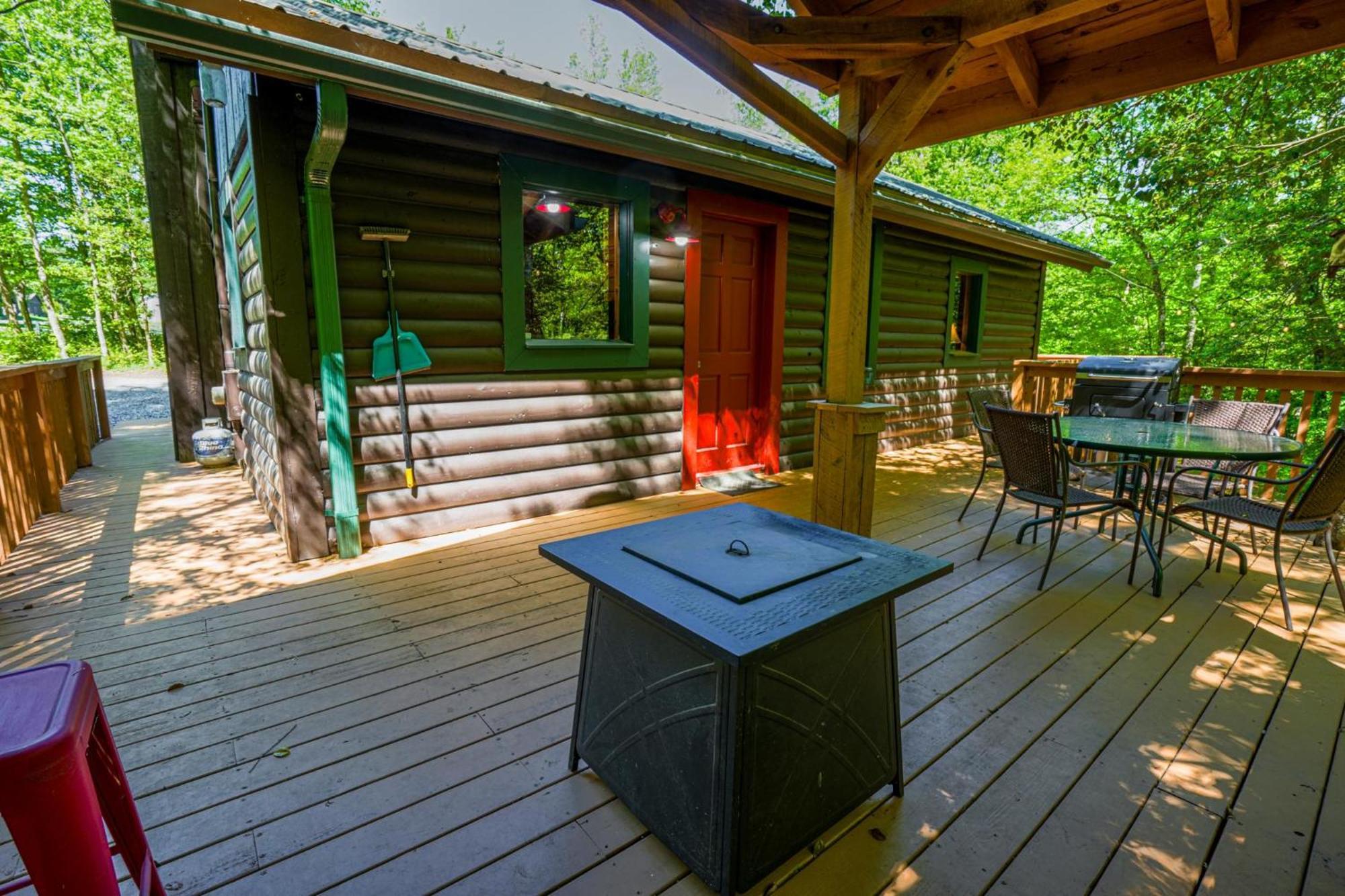 The Big Little Cabin - Hot Tub & Playground Dahlonega Exterior photo