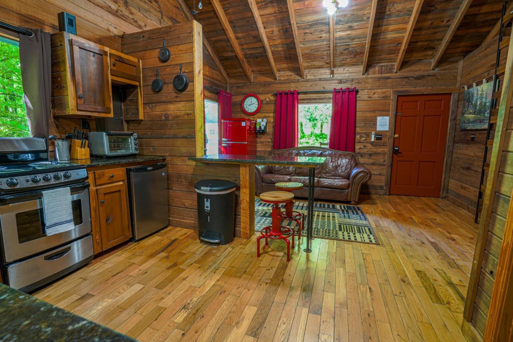 The Big Little Cabin - Hot Tub & Playground Dahlonega Exterior photo